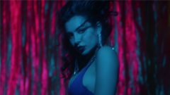 洗茶Charli XCX最新LOVE拍攝短片!