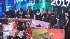 IU,Red Velvet,WANNA ONE,JBJ對防彈少年團DNA表演的反應