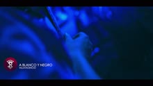 A Blanco y Negro (En Vivo)