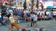  - 貴陽街頭男子展示好氣功