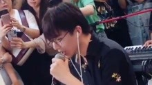  - 最近這個小哥哥很火啊