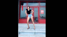  - 小姐姐是太熱了？