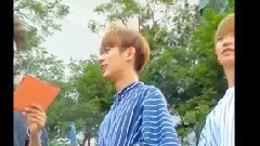 看粉絲信件的ooon