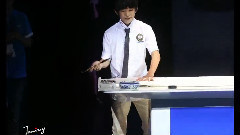 易烊千璽步步高見面會書法展示