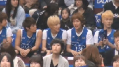 SHINee場邊觀賽