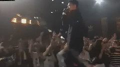 舉起盾牌Bounce
