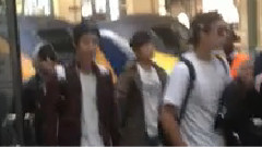 U-KISS到達巴黎北站