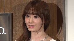 小嶋陽菜身穿價超2億珠寶登場活動 2
