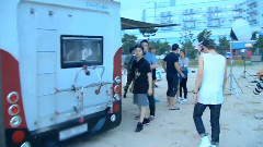 Team B月末評價后旅行海邊自拍