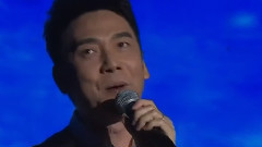 透過開滿鮮花的月亮