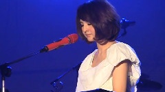 她說