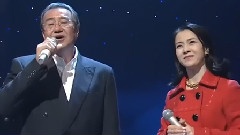 見上げてごらん夜の星を