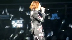 依然