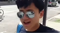 我在這