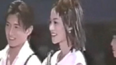 吳奇隆給王菲頒發新人獎
