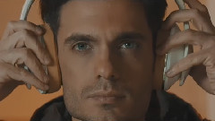 Δε φτ?νει Η Αγ?πη