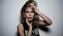 Bridgit Mendler,Owl City - Bridgit Mendler - Hurricane 高清官方版
