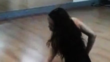  - 美女練舞室練習性感熱舞