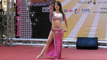  - 美女老師現場表演
