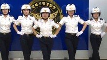 韓國制服女警逆天模仿蠟筆團神曲《Bar Bar Bar》