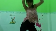 白嫩美女自拍熱舞模仿