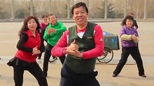  - 大媽街頭上演《倍兒爽》快閃舞