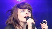 Chvrches - Gun 雷丁音樂節現場版 2014