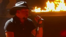 Burnin' It Down iHeartradio音樂獎 現場版 2015