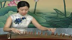 寒鴉戲水