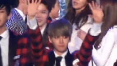 送各種吻 & 被桃子誤傷