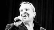 Miguel Bose - Miguel Bose - Estuve A Punto De... 現場版